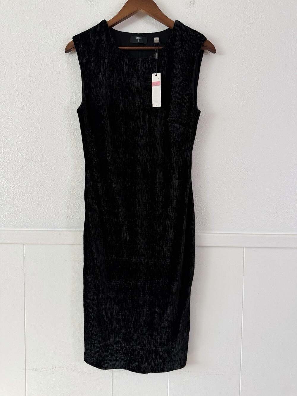 Tahari Black Crushed Velvet Sheath Dress Stretch Size 8 Sleeveless Cocktail NWT